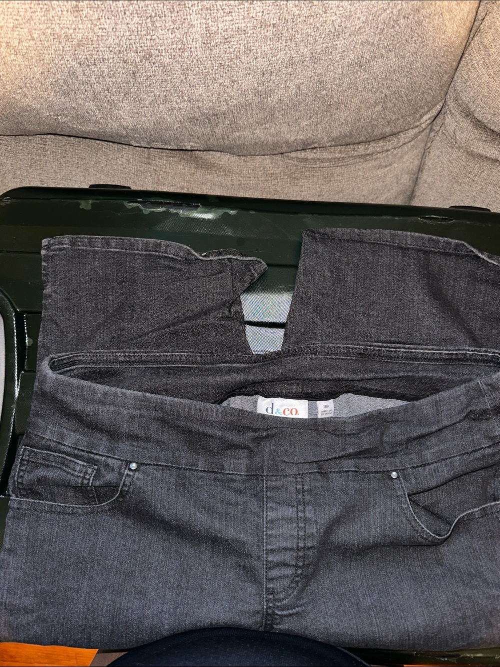 Denim&Co Dark Black Capri Jeans